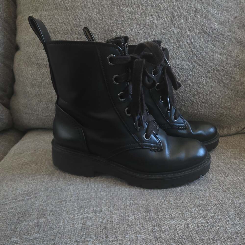 UGG Daren Black Leather Combat Boots 1108929 Tall Lug Sole Zip Women’s Size 7.5
